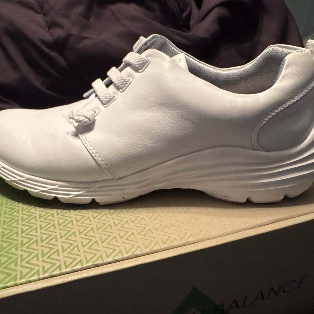 Nurse Mates White Athletic Shoes - Picture 4 of 5